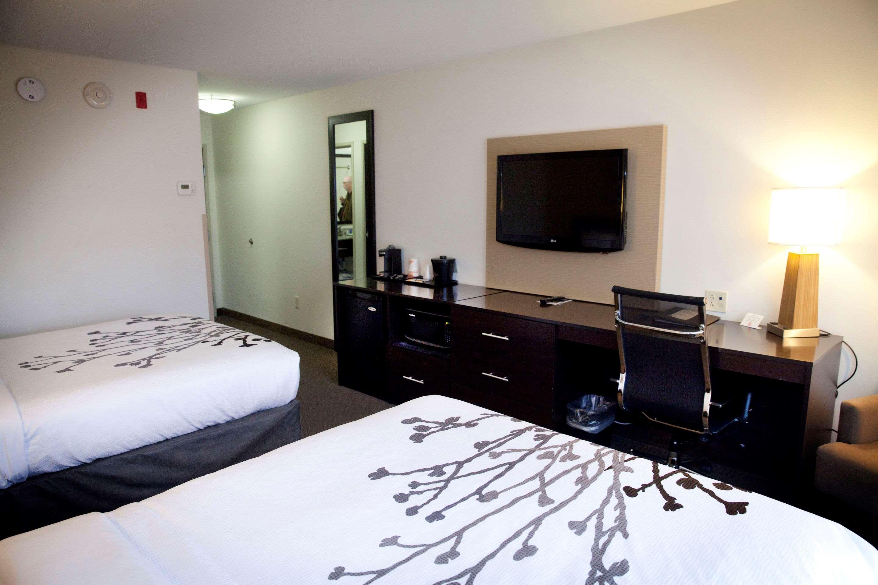Sleep Inn & Suites Moundsville - Wheeling Bagian luar foto