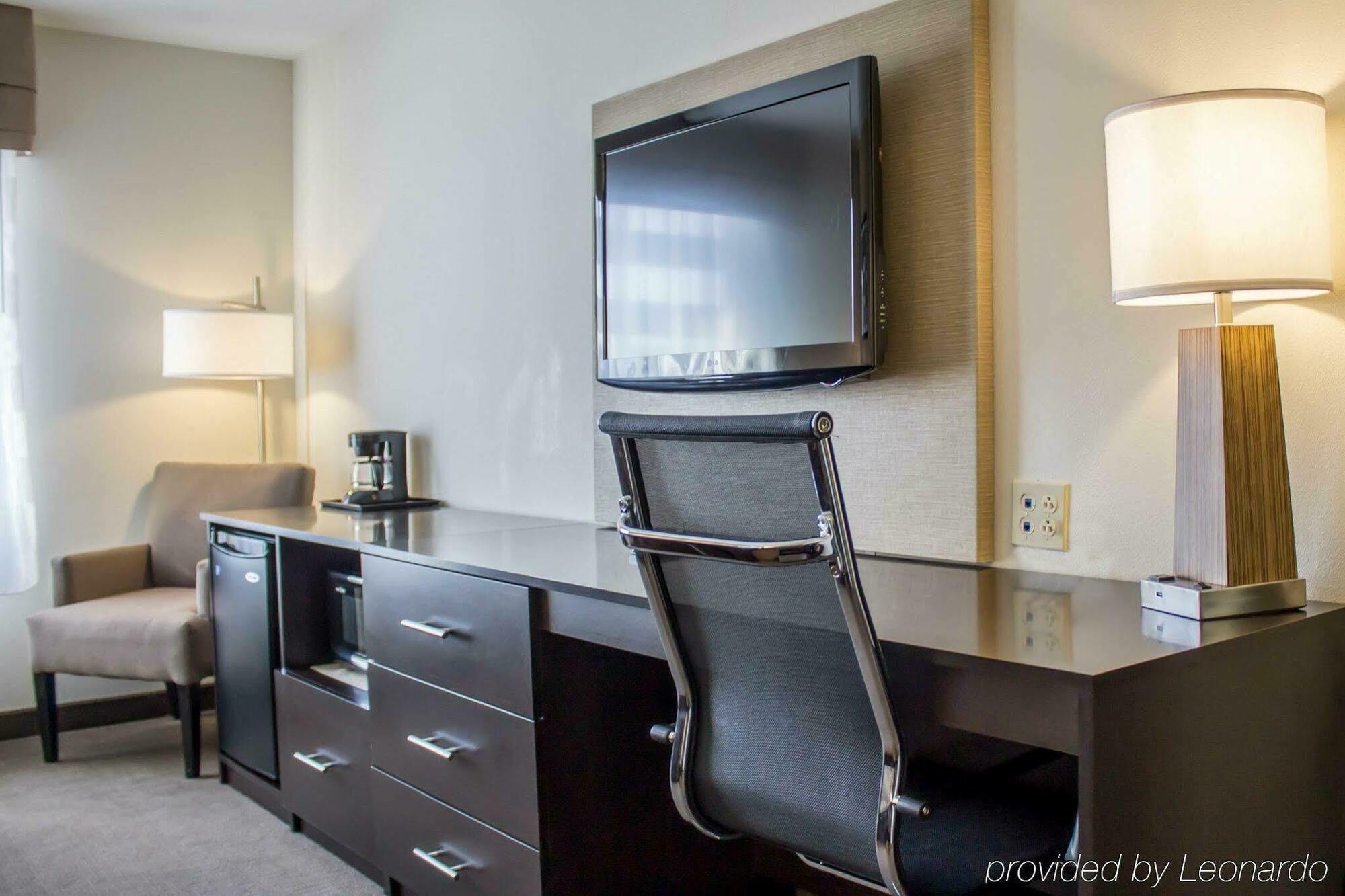 Sleep Inn & Suites Moundsville - Wheeling Bagian luar foto